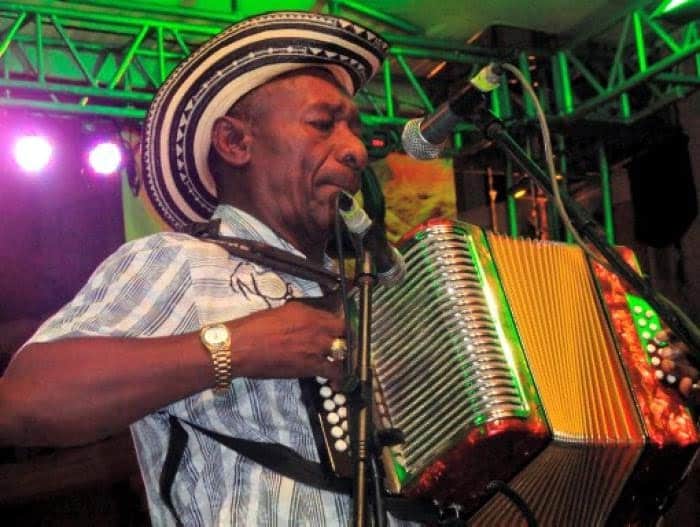 Falleció el juglar vallenato Enrique Díaz