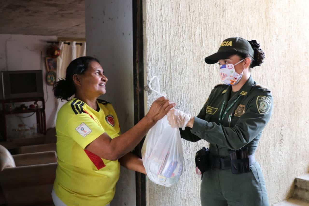 Alcaldía de Montería inició entrega de ayudas a familias vulnerables