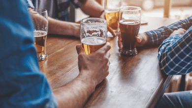 Colombianos no podrán consumir bebidas embriagantes en establecimientos