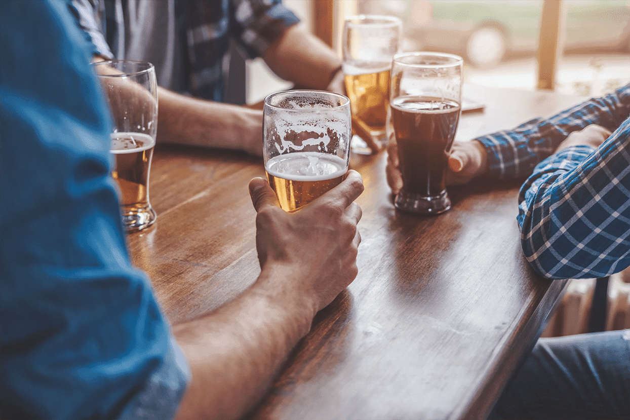 Colombianos no podrán consumir bebidas embriagantes en establecimientos