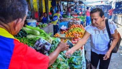Expiden decreto para controlar acumulación y costo de alimentos