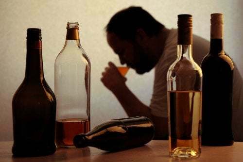 La OMS recomienda no consumir alcohol durante la cuarentena