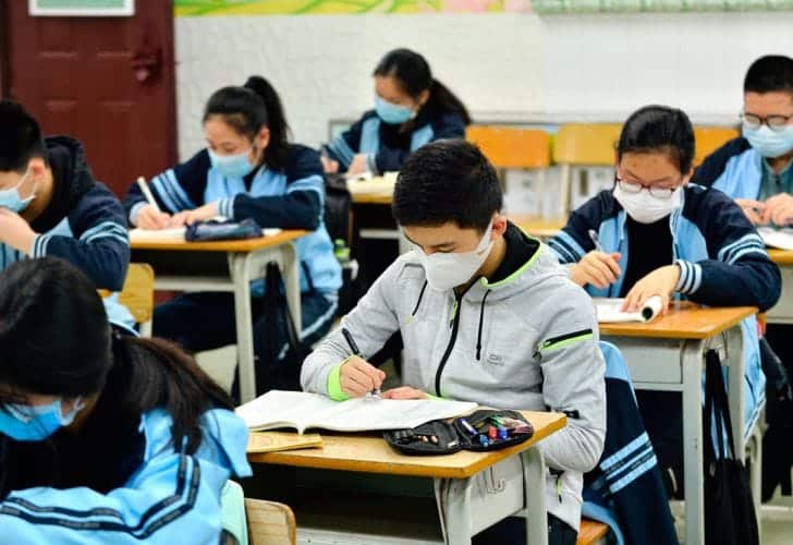 Colegios y universidades regresan a clase en agosto