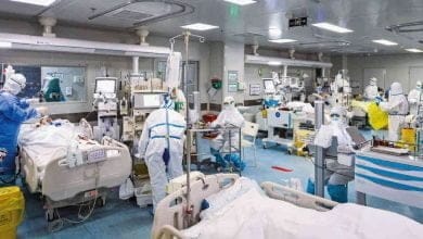 Médicos cerca de tener que decidir a quién mandan UCI y a quién no