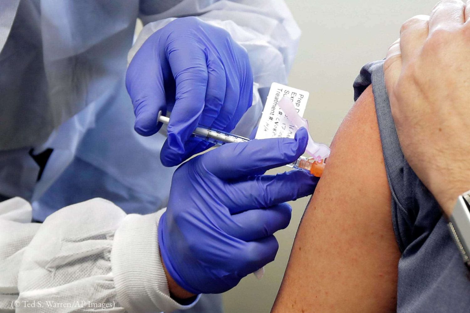 MinSalud pide no suspender la vacunación durante la pandemia
