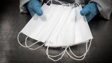 Alertan sobre tapabocas con bacterias en Colombia