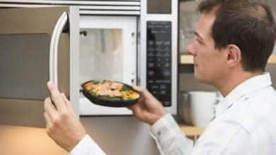 Alimentos que no debes calentar en el microondas