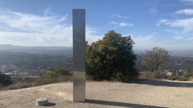 El misterio de los monolitos que han aparecido en países como Colombia