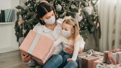 OMS pide usar tapabocas en las reuniones familiares de Navidad