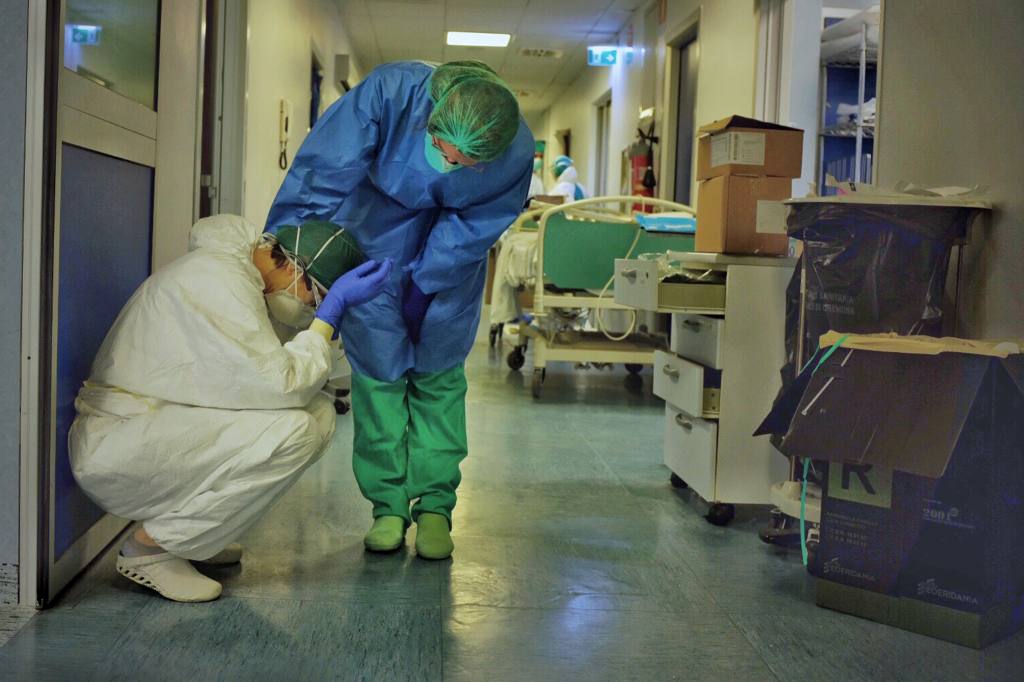 Proponen que personas que vayan a fiestas ayuden en los hospitales