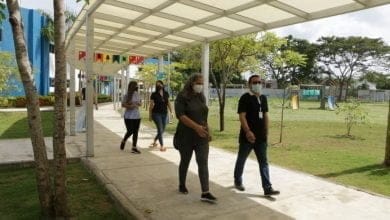 Verifican que colegios cumplan protocolos para retorno a clases