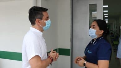 Alcalde recorrió hospital donde iniciará el Plan Nacional de Vacunación