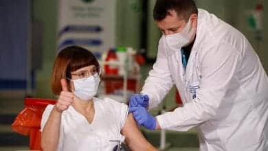 El mundo tiene menos contagios y más personas vacunadas