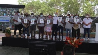 MinAmbiente entregó incentivo económico a familias de Tierralta