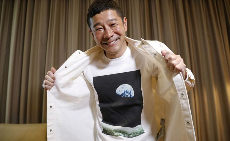Un millonario japonés busca ocho personas para ir a la luna