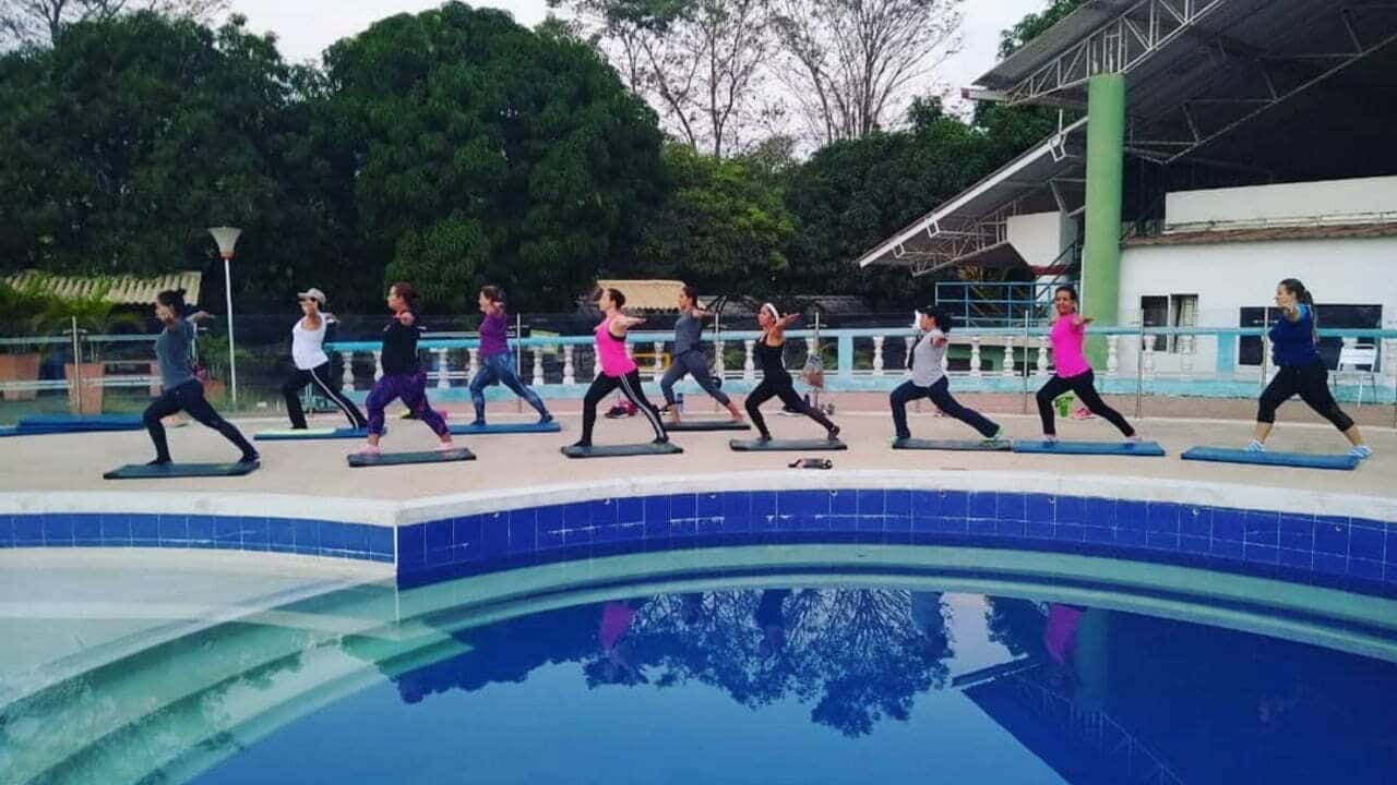 ¿Aeróbicos en piscina?: esta y otras actividades deportivas y recreativas de Comfacor en el Parque Recreacional Tacasuán 