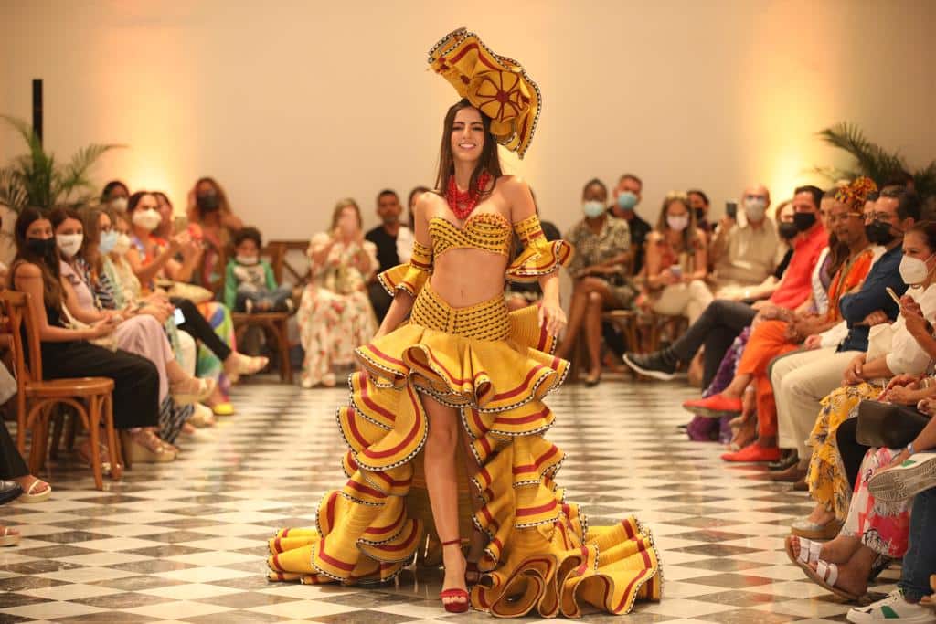 La Srta. Córdoba, Juliana Habib, ganó el título a Mejor Traje Artesanal en el CNB