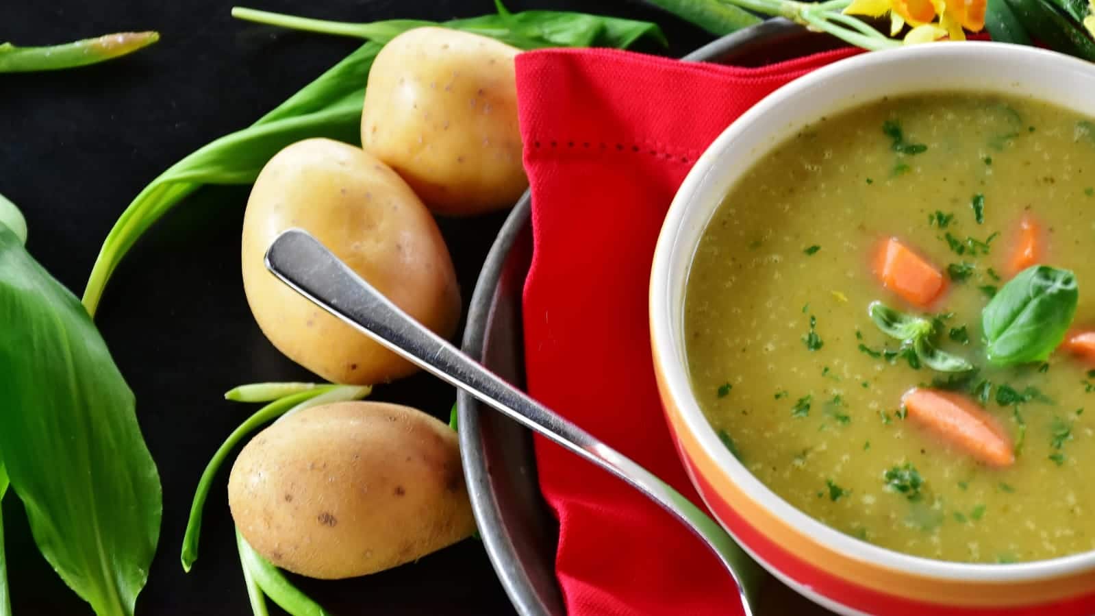 ¿Tiempo de virus? Estas son tres recetas de sopas fáciles y novedosas