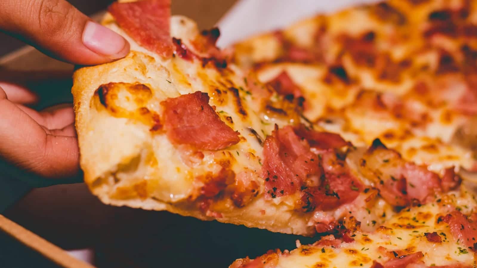En el Día Mundial de la Pizza te enseñamos cómo hacerla en casa sin horno