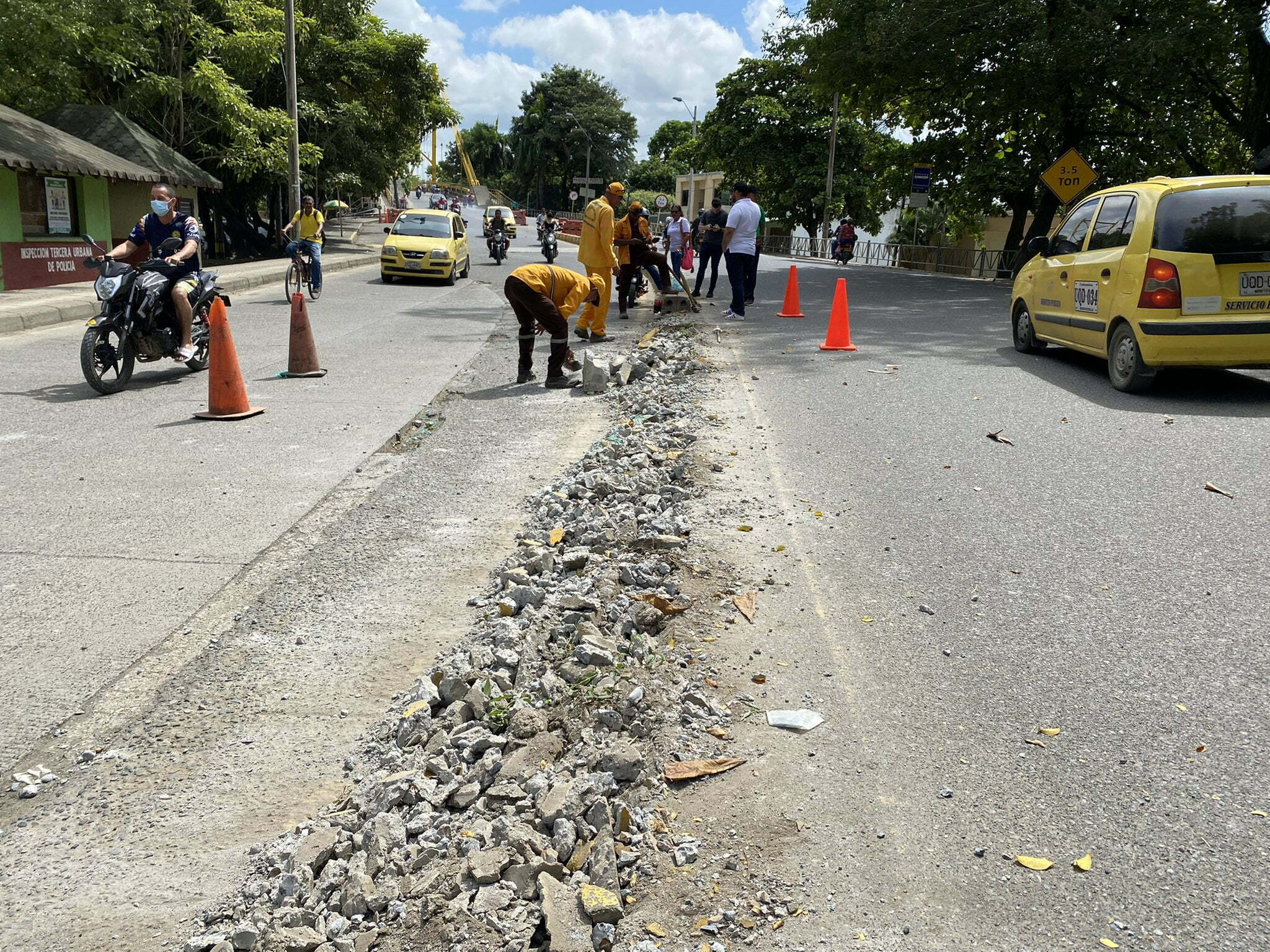 Invías comenzó inspecciones en el puente metálico: primer paso fue demoler separador