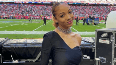 Super bowl joven intérprete de señas