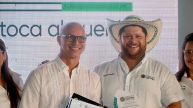 Córdoba rindió homenaje a docente sahagunense que podría ser el mejor del mundo