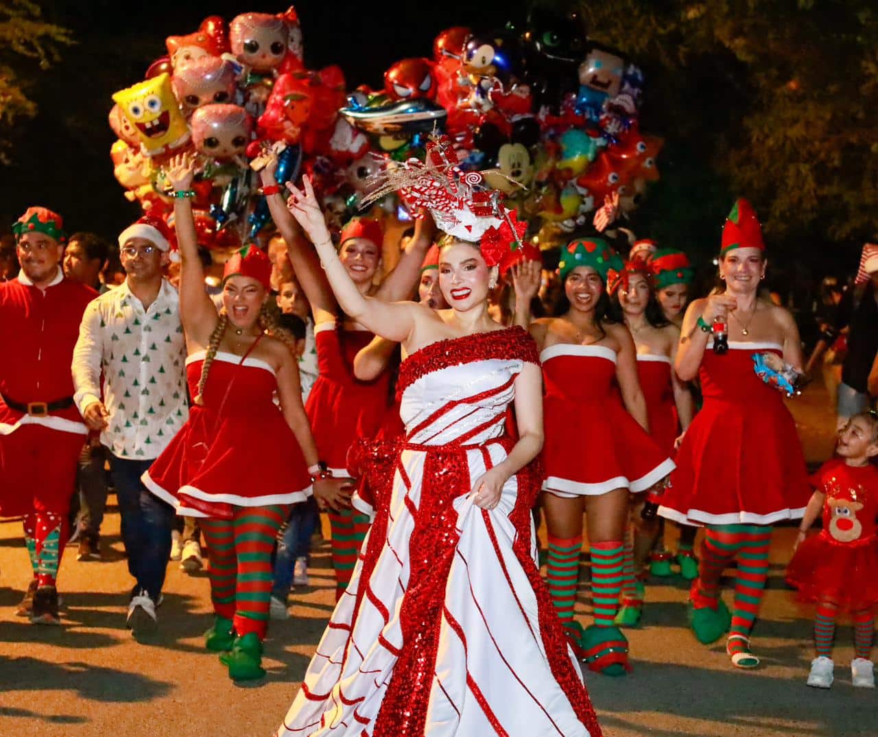 El gran desfile ‘Una Navidad para Recordar’ inundó de alegría las calles de Montería.
