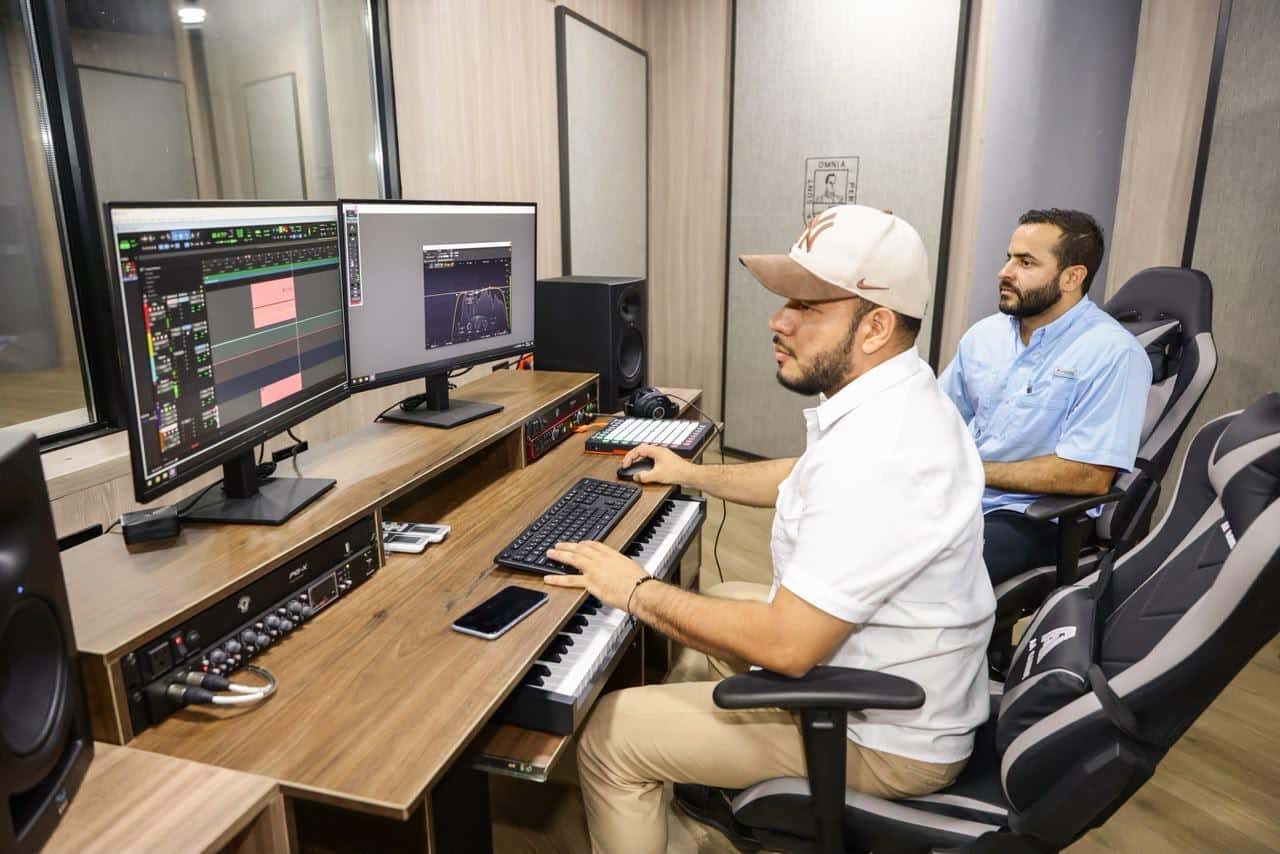 Córdoba estrena su primer estudio de grabación con la reapertura del Biblioparque David Sánchez Juliao